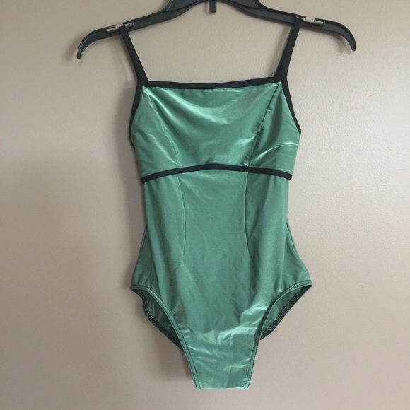 dark green leotard